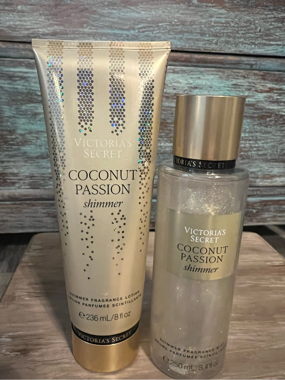 NEW!VS Fragrance SHIMMER GIFT SET/Coconut Passion!BodyMist8.4oz & BodyLotion8oz! - Picture 2 of 12